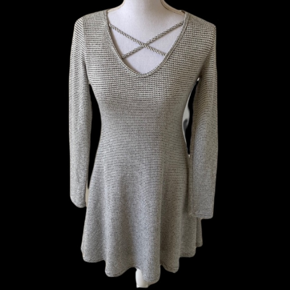 🥭 (4 for $15) Light gray Dress Alya - Picture 3 of 10